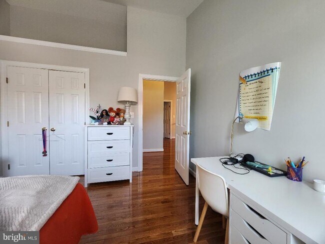 Building Photo - 13561 Flowerfield Dr