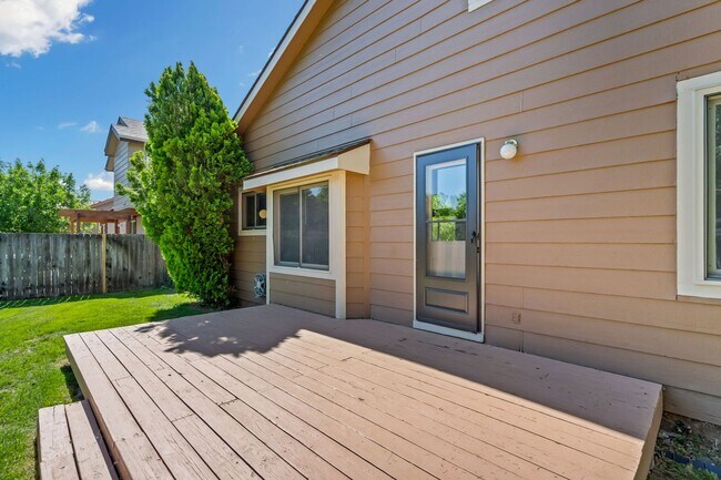 Building Photo - 718 Justice Dr