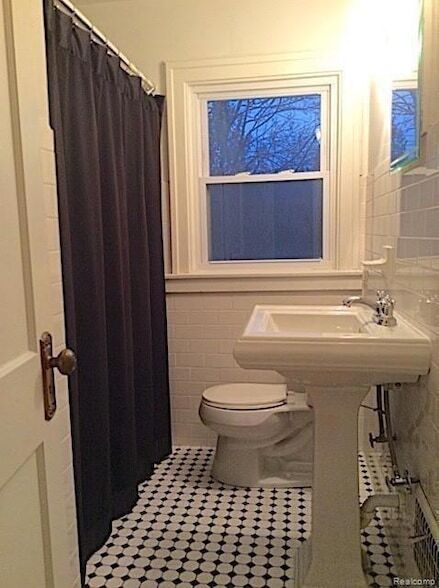 Building Photo - 531 Oakland Ave