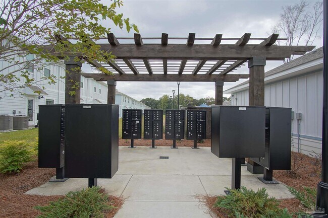 Building Photo - 8960 Brigade Trail