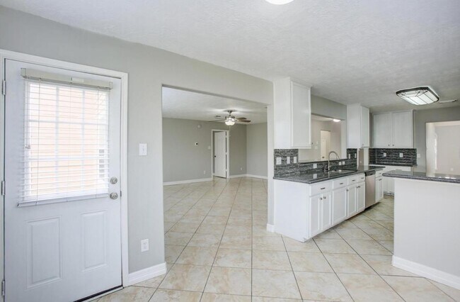 Building Photo - 2301 Wimberly Dr