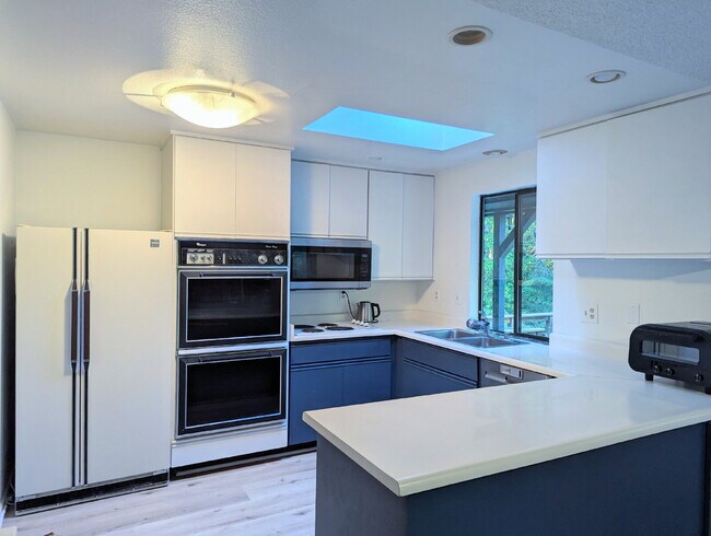 Building Photo - 3-Bed Retreat with Forest Abundance