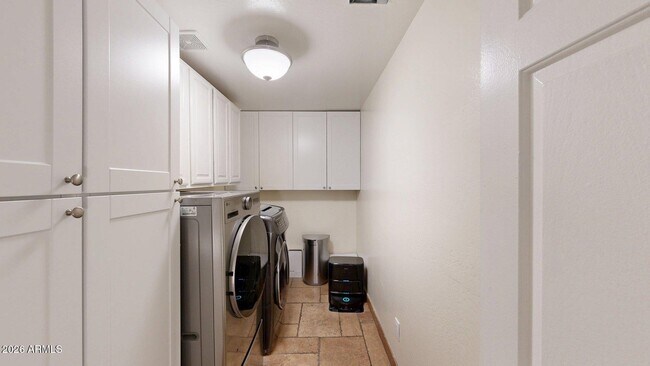 Building Photo - 14818 N 18th Pl