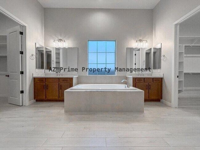 Building Photo - 20464 E Calle de Flores