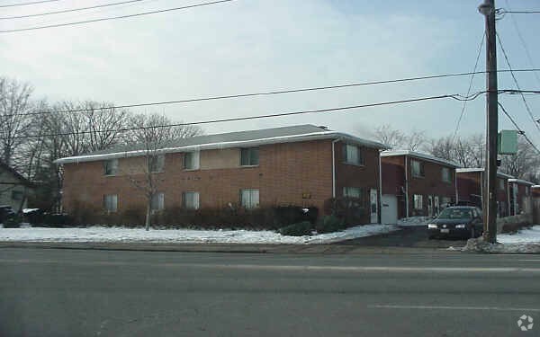 Building Photo - 2868 Noble Rd