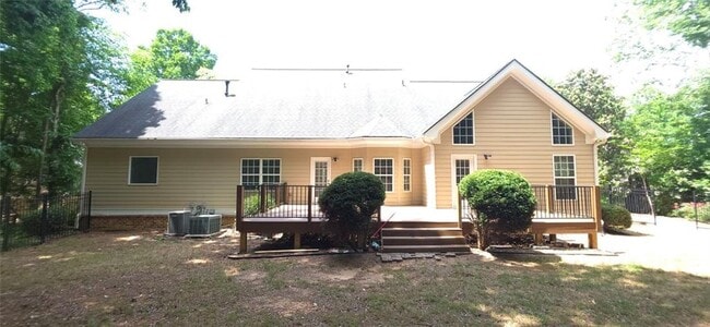 Building Photo - 606 Lakeshore Ct