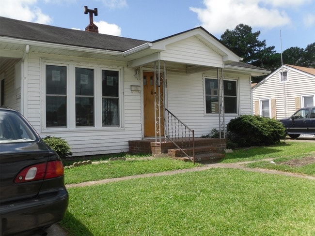 Primary Photo - 903 W Elizabeth St