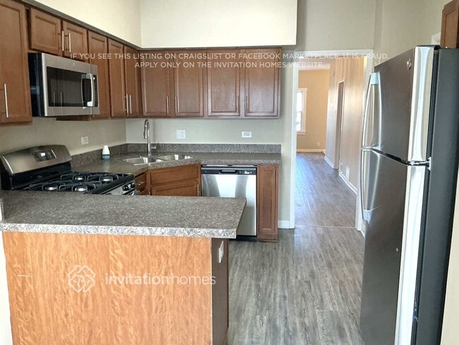 Building Photo - 7611 W Fullerton Ave