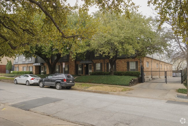 Primary Photo - 4040 Travis St