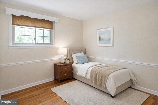 Building Photo - 56 Chapman Ave