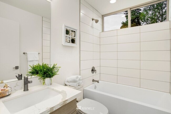 Building Photo - Beacon Hill Living: Contemporary Townhome ...
