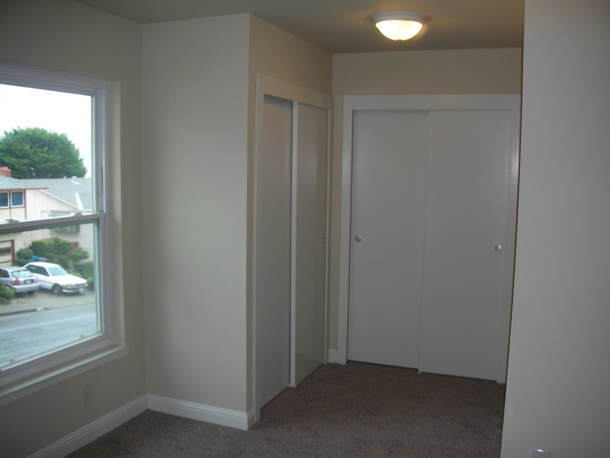 Building Photo - 135 Lake Dr