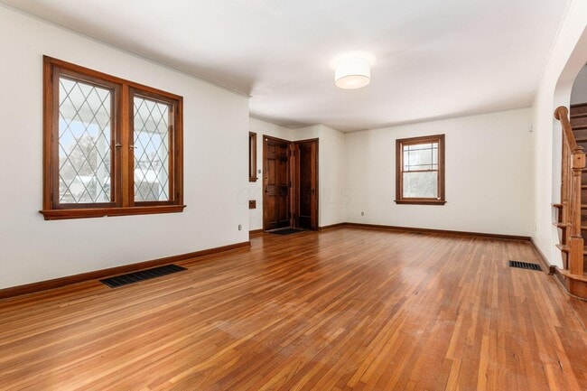 Building Photo - 51 E Schreyer Pl