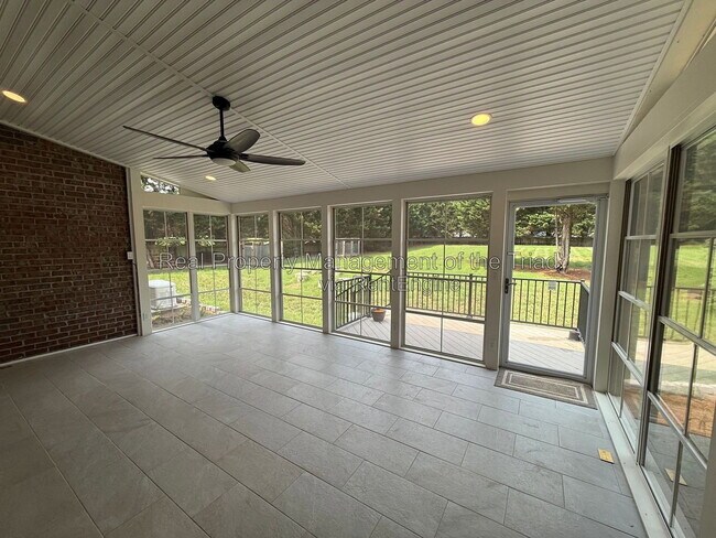 Building Photo - 1016 Longhorn Ct