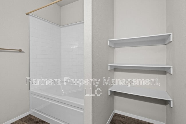 Building Photo - 2287 S Ouachita Dr