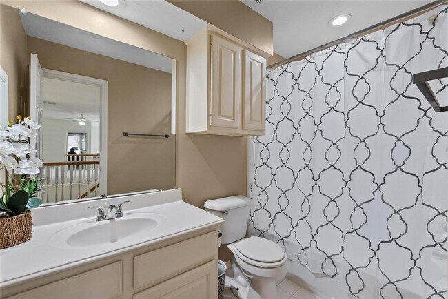 Building Photo - 15806 Virginia Fern Way