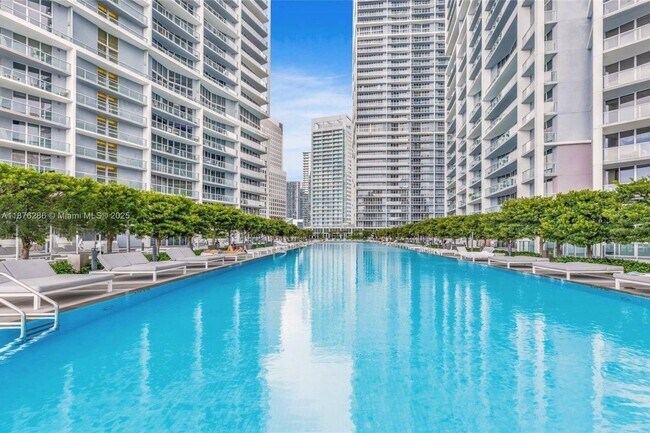 Building Photo - 485 Brickell Ave
