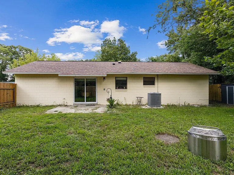 Building Photo - 1228 SW 75th Dr