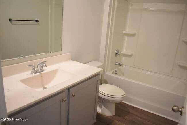 Building Photo - 832 Delta Ct