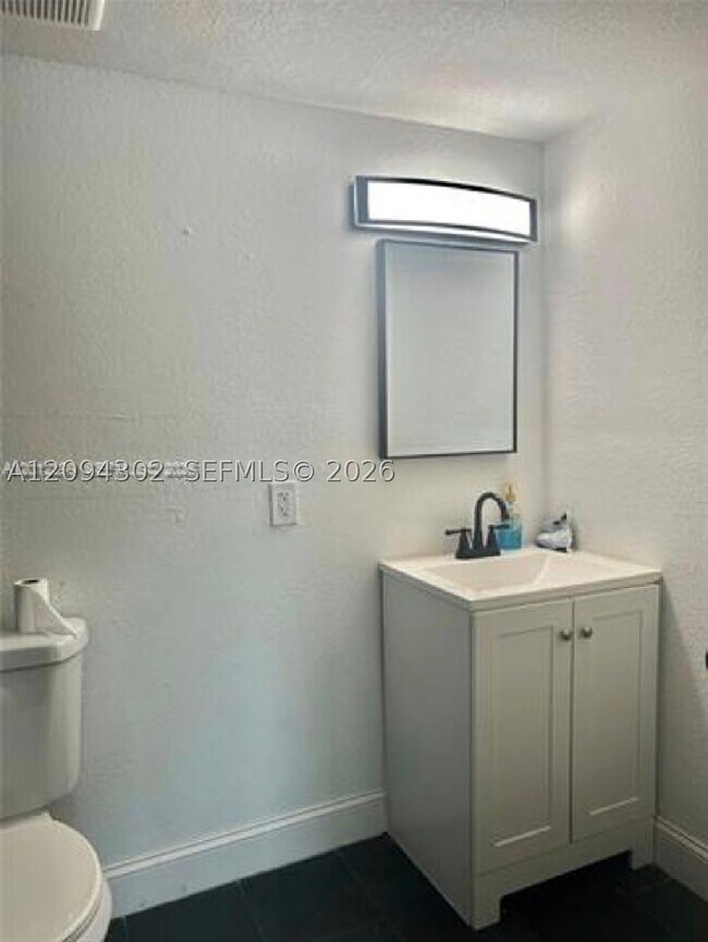 Building Photo - 12040 N Miami Ave