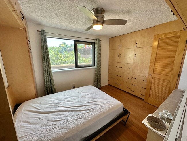 Building Photo - New partially furnished 2 bedroom / 2 bath...