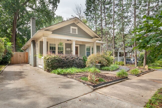 Building Photo - Beautiful 2bd/2ba Bungelow in Kirkwood wit...