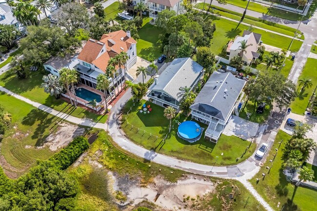 Building Photo - 555 S Gulf Dr