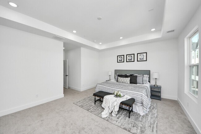 Building Photo - 2432 Harrington St