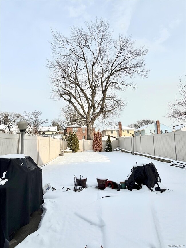 Building Photo - 15-63-63 Murray St