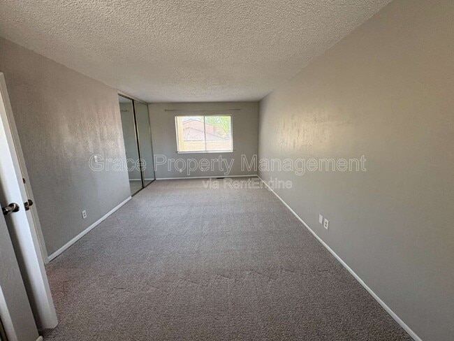 Building Photo - 3541 S Kittredge St