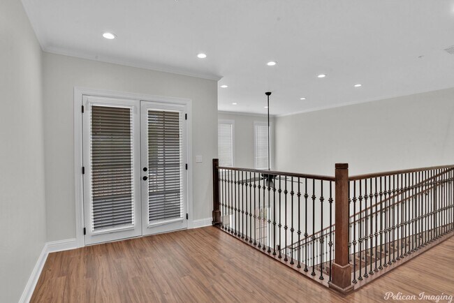 Building Photo - Luxury, Convenience & Fun All in One! Noth...