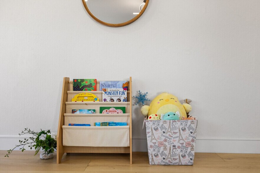 Building Photo - 1317 Donohue Dr