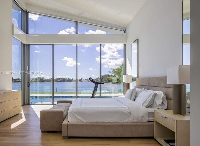 Building Photo - 1830 NE 193rd St