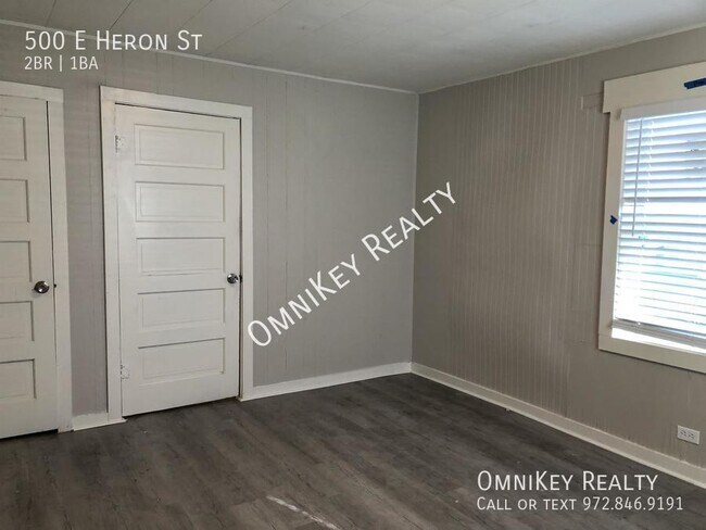 Building Photo - 500 E Heron St