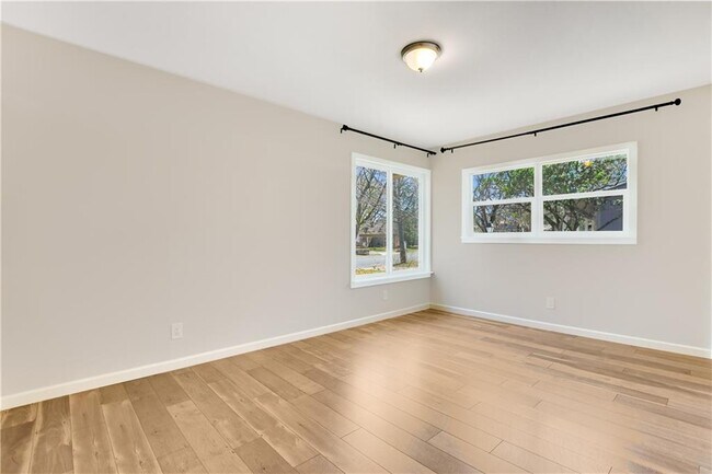 Building Photo - 5204 Creekline Dr