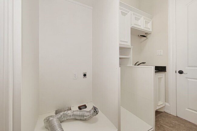 Building Photo - 4011 Westerdale Dr