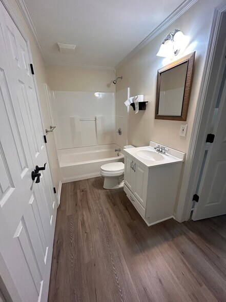 Building Photo - 2002 Fairbrook Ln