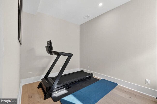 Building Photo - 32 Adams St NW