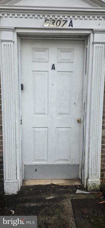 Building Photo - 5307 Valiquet Ave