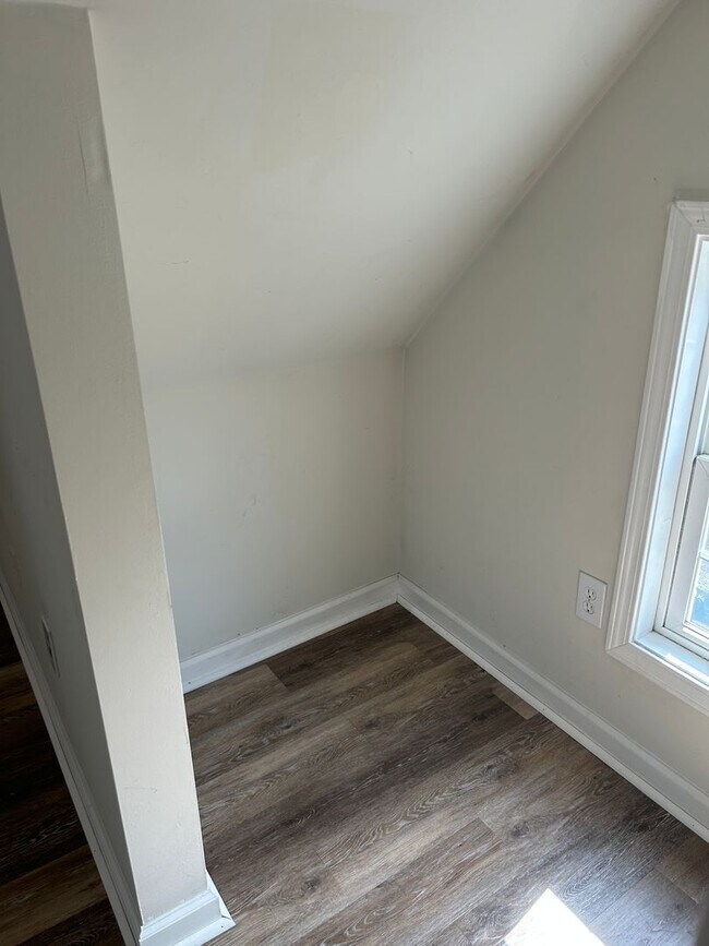 Building Photo - 239-2 Lexington Ave – Available August 2026
