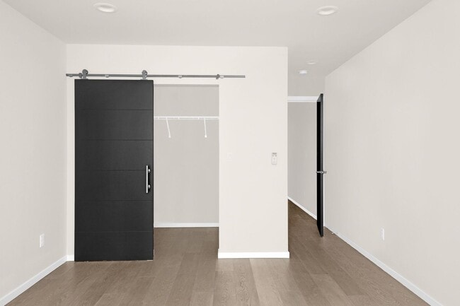 Building Photo - Exceptional 2 bdrm+office Modern Townhome
