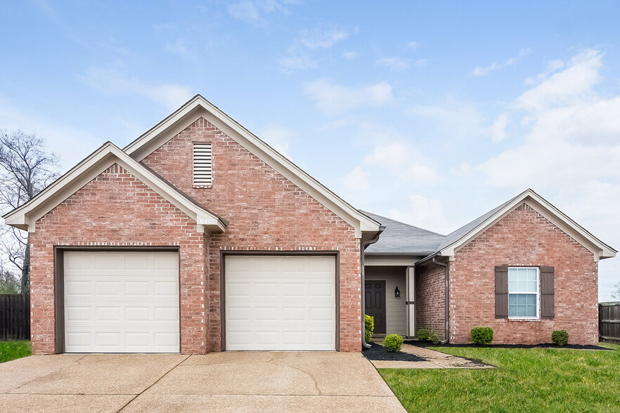 Primary Photo - 10892 Blake Cir