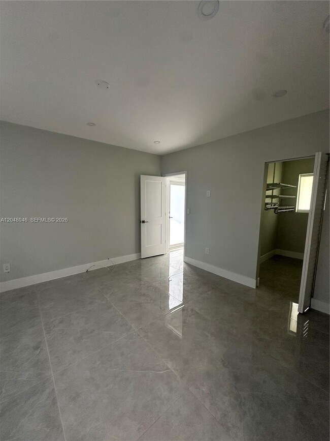 Building Photo - 10790 SW 66th Dr