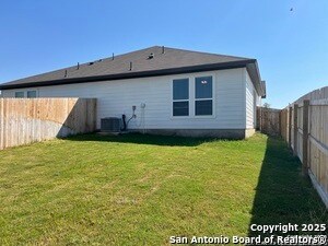 Building Photo - 121 Nespral Dr