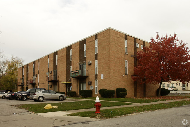 Building Photo - Clare Manor Apartments