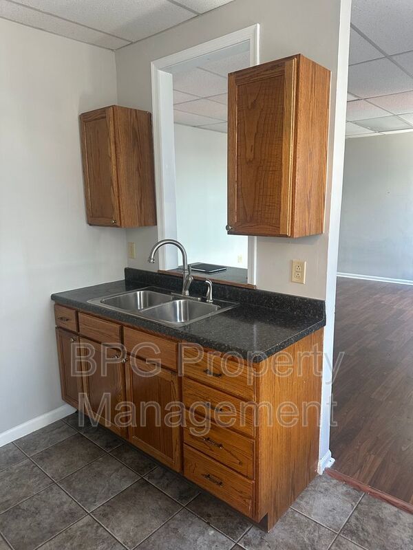 Building Photo - 95 N Main St