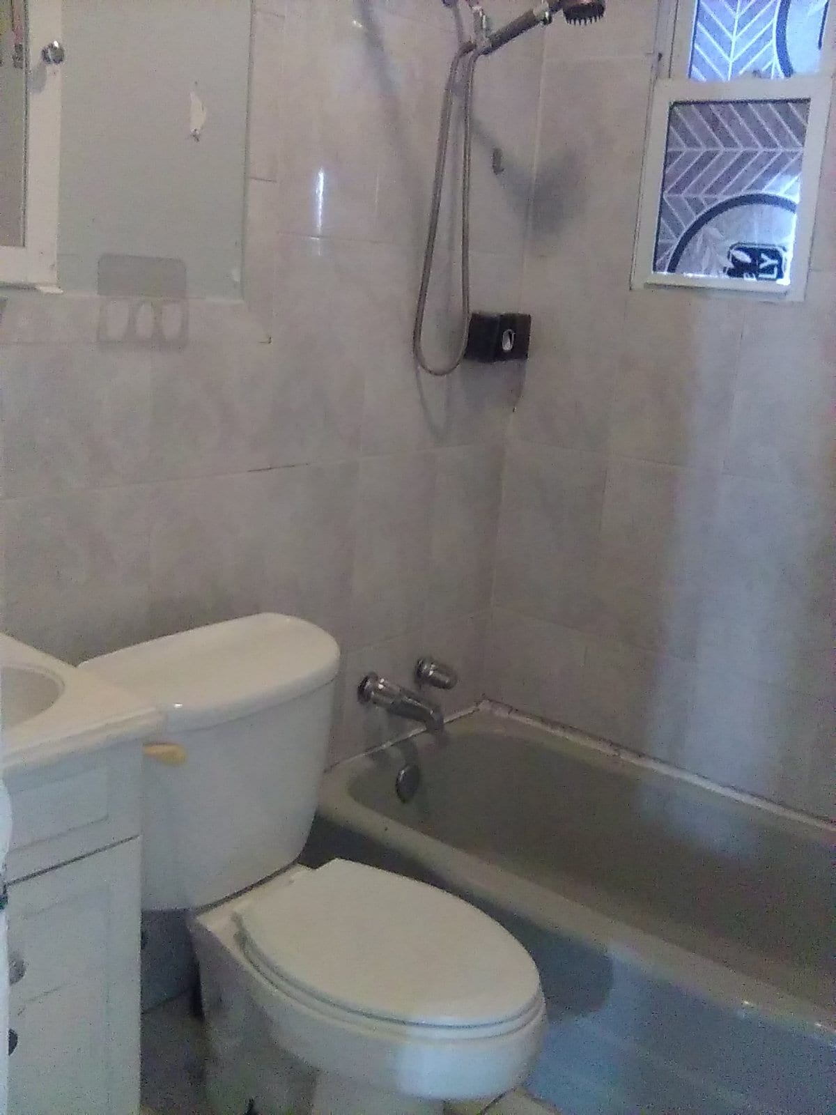 Building Photo - 92 Holly St