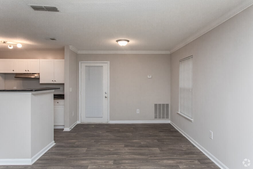 3BR, 2BA - 1502SF - Alexander Crossing Apartments & Townhomes
