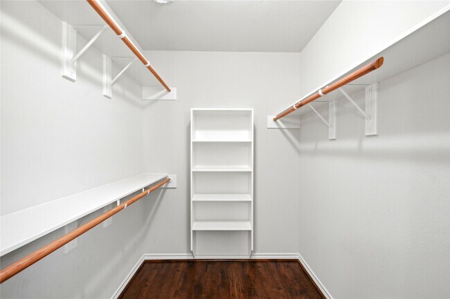 Building Photo - 1702 Fantasy Woods Dr