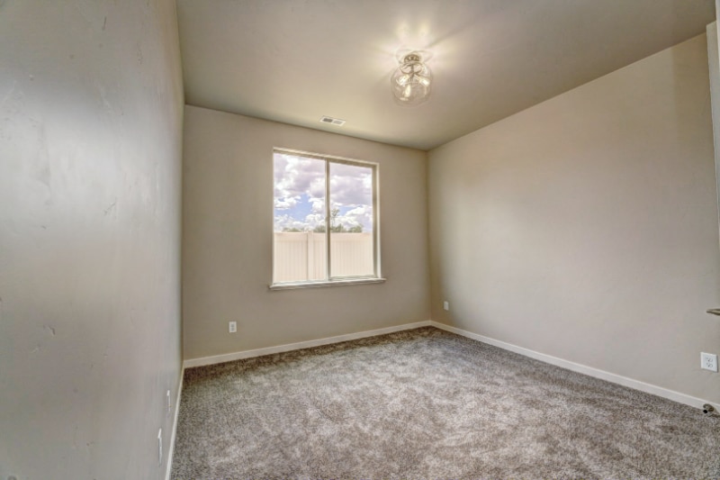 Building Photo - 2745 Eclipse Ave